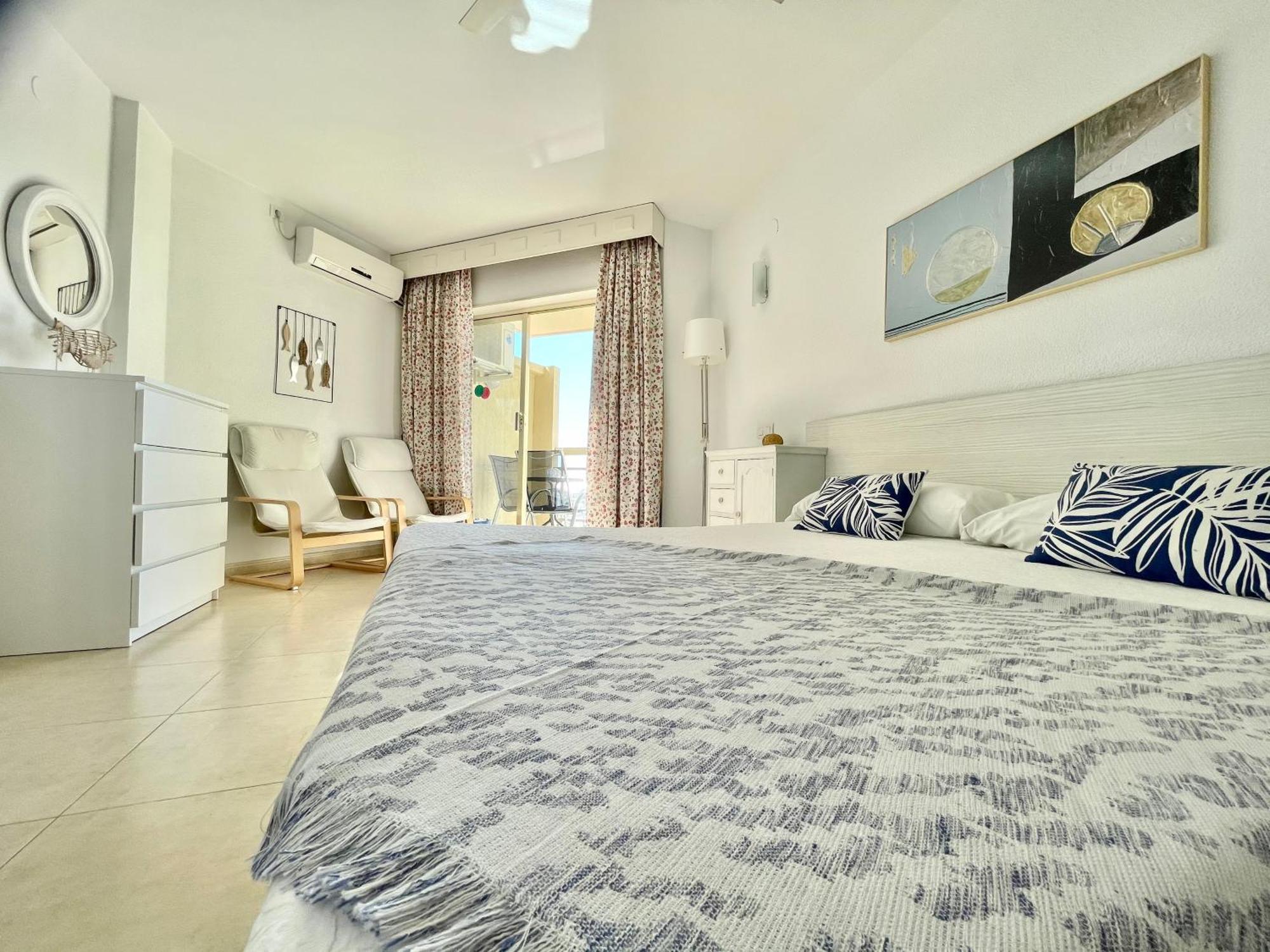 Aparthotel Chinasol Con Parking Y Desayuno *